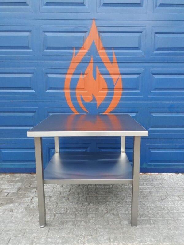 MESA CON ENTREPAÑO